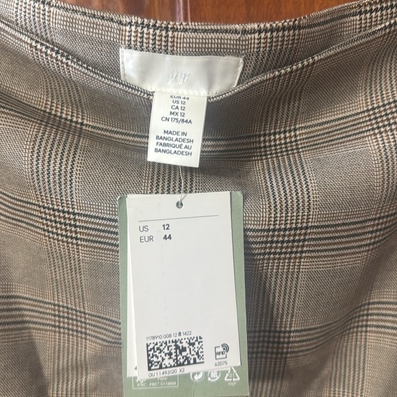 H&M Houndstooth Suit Plaid Mini Skirt, Size 12 NWT - Picture 5 of 5